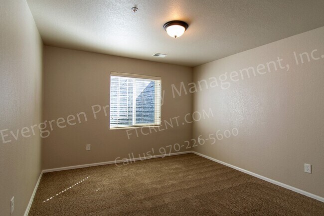 Building Photo - 3015 Denver Dr