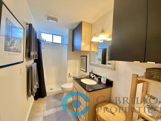 Building Photo - 3964 Manzanita Dr