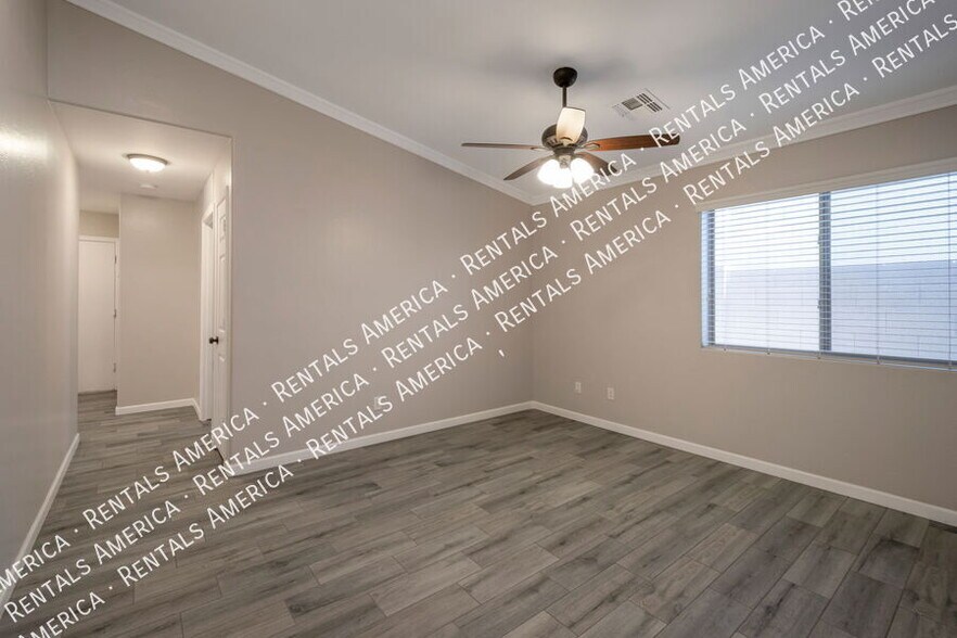 Building Photo - 2739 W Kristina Ave