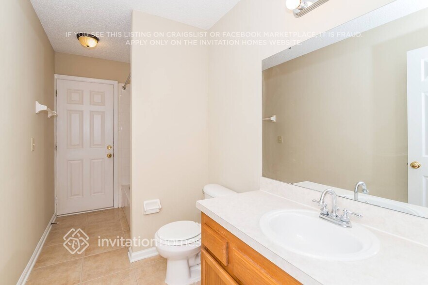 Building Photo - 12180 Silver Saddle Dr