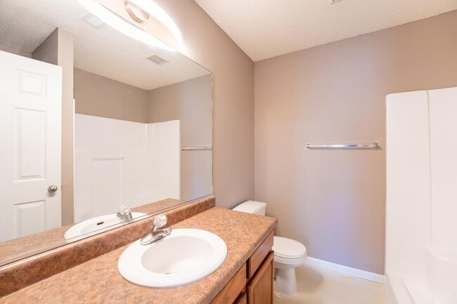 Building Photo - 334 Hawthorne Oaks Way