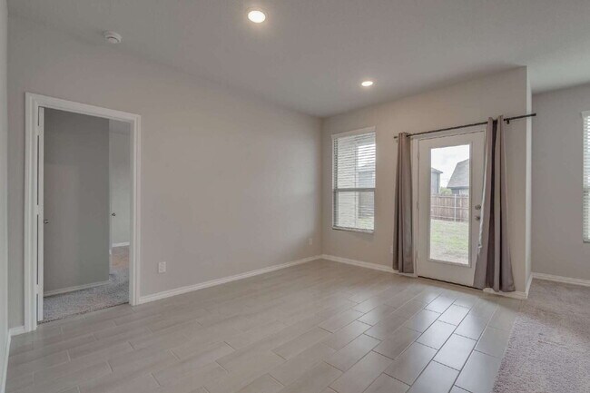 Building Photo - Charming 4-Bedroom Home in Eagle Mountain-...