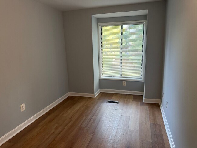 Building Photo - 8872 Welbeck Way