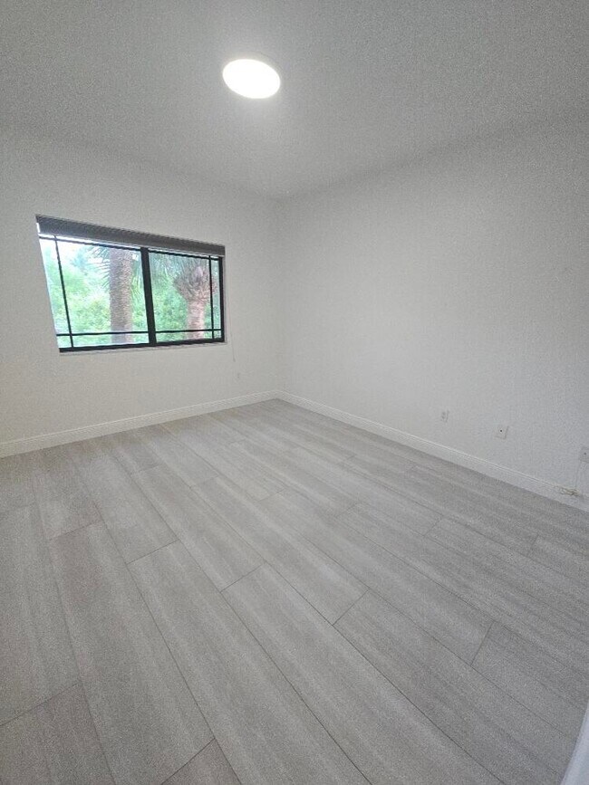 Building Photo - 2807 Veronia Dr