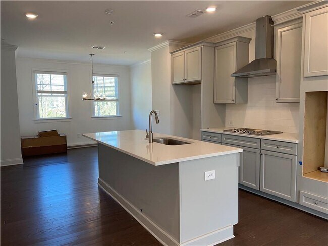 Building Photo - 6605 Beacon Dr