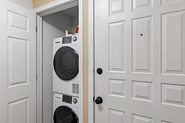 Building Photo - 1414 NE 151st St