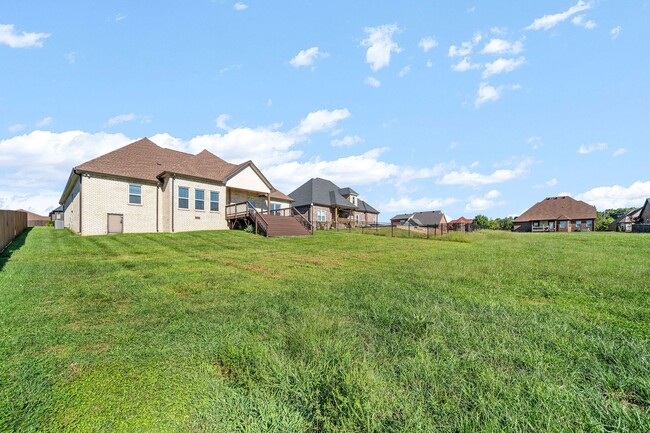 Building Photo - Pet Friendly on Exit 8!
