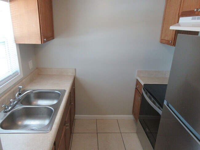 Building Photo - 6427 Sunset Ave