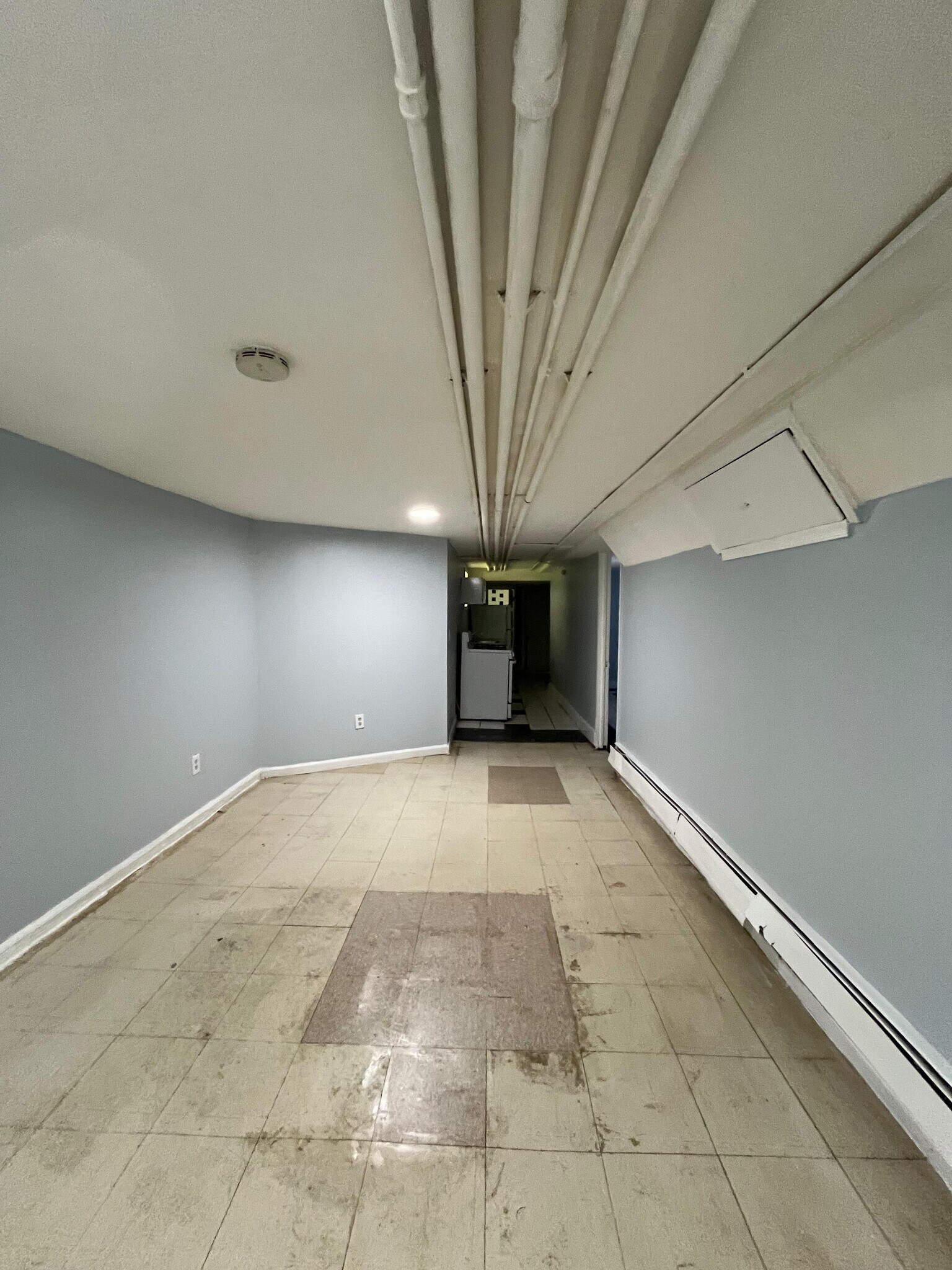 Building Photo - 147 Bostwick Ave