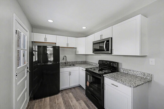 Building Photo - Beautiful 3 Bed 1 Bath Home