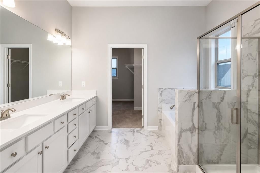 Building Photo - 4462 Silver Oak Dr SW