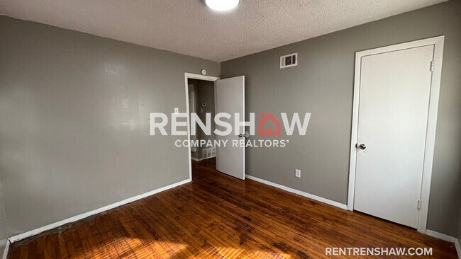 Building Photo - 4694 McCrory Ave