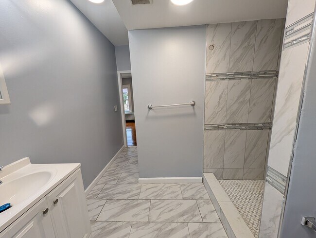 Building Photo - 677 Gerard Ave