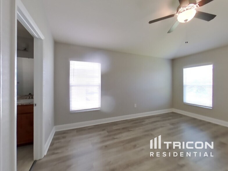 Building Photo - 387 Buchannan Dr