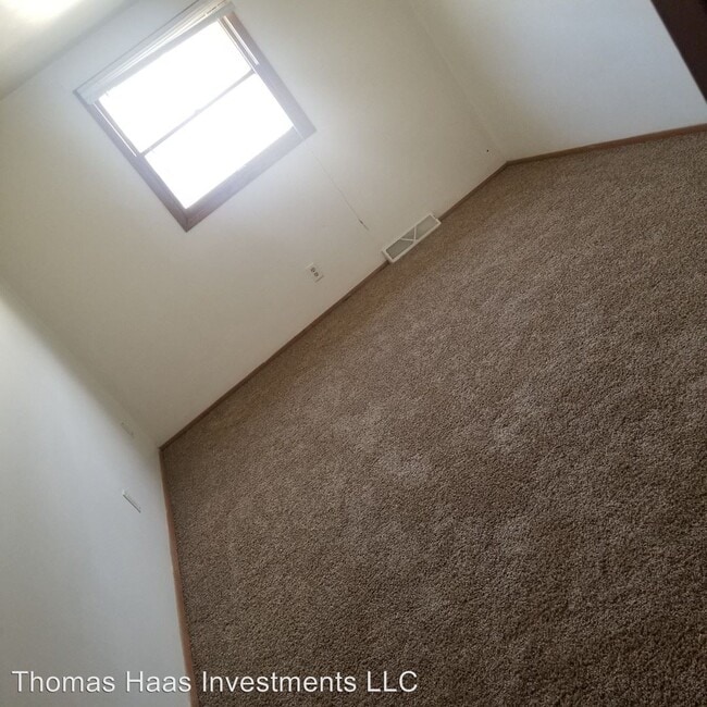 Building Photo - 12215-12221 W Dearbourn Ave