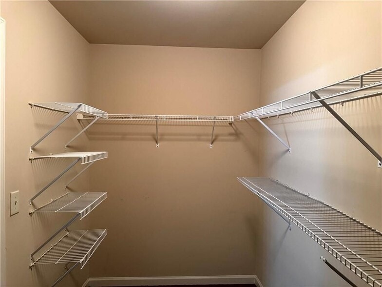 Building Photo - 3415 Pointe Vecchio Cir