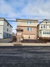 Building Photo - 937 Grove St