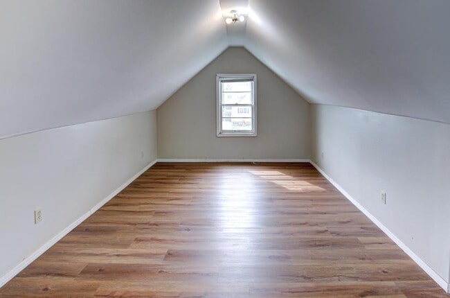 Building Photo - 6206 Alber Ave