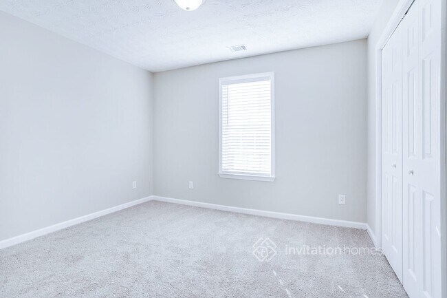 Building Photo - 140 Oak Hill Dr