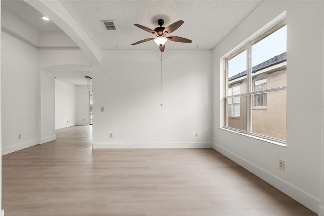 Building Photo - Stunning 4-Bedroom Lakefront Pool Home in Bridgeview at Meadow Woods