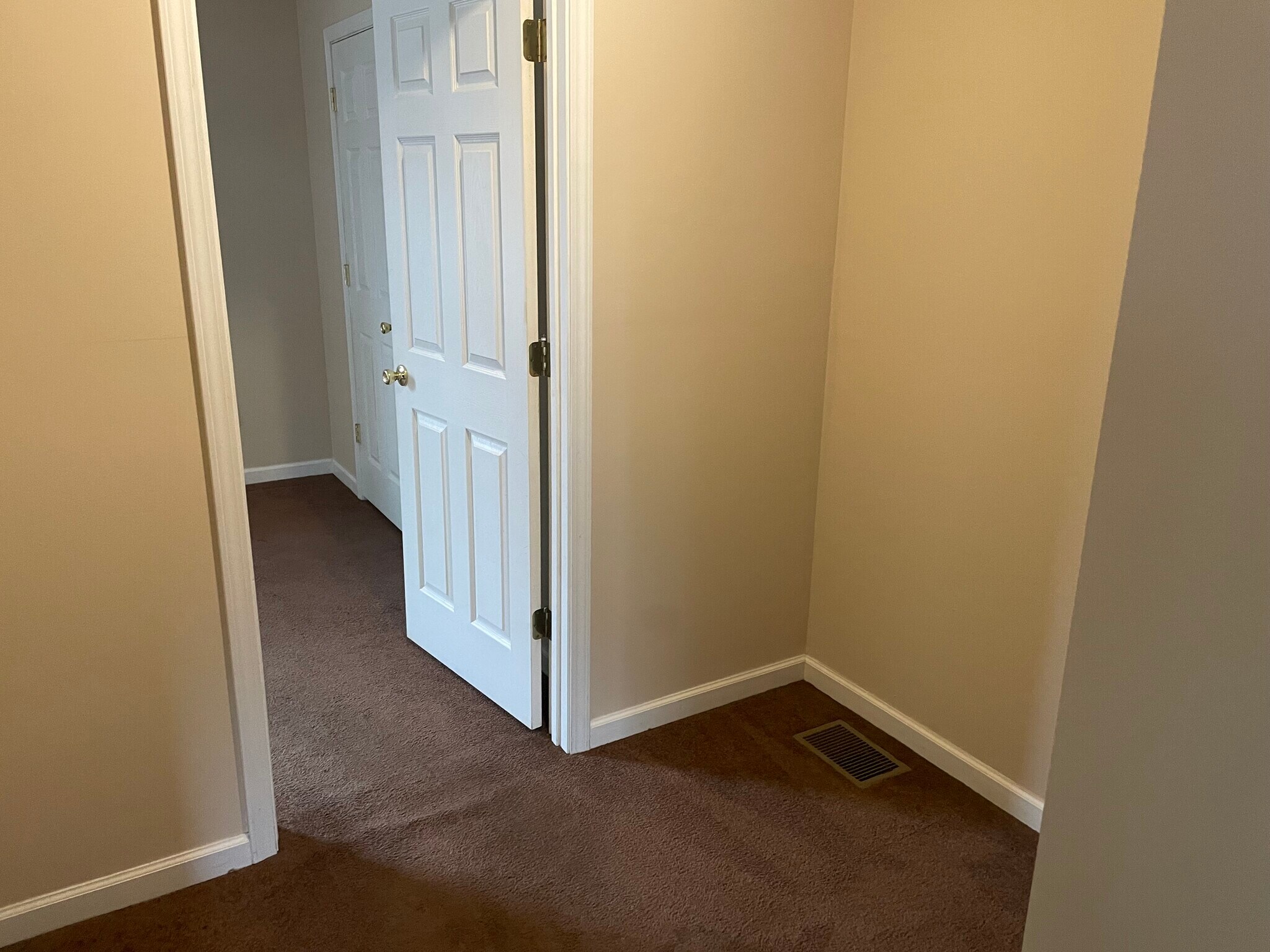 Building Photo - 110 Pettus Pt