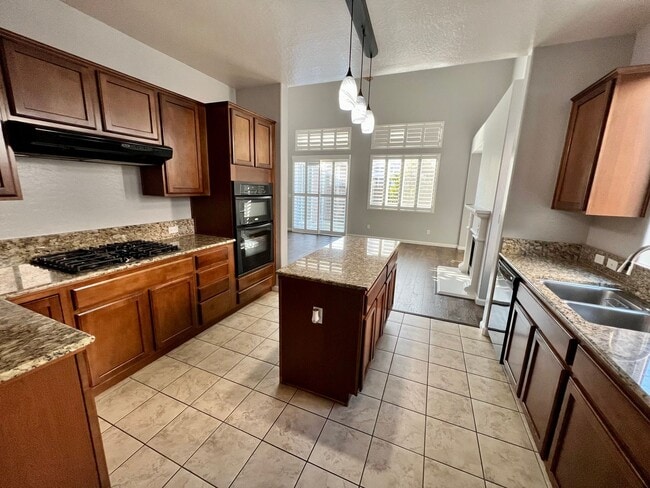 Building Photo - Gated AVALON--