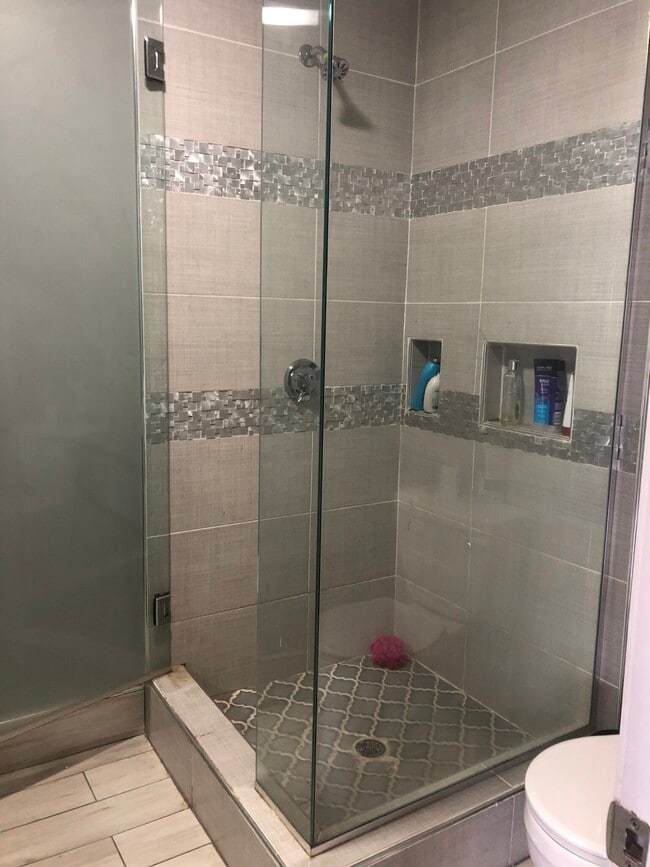 Building Photo - 12 Garden St