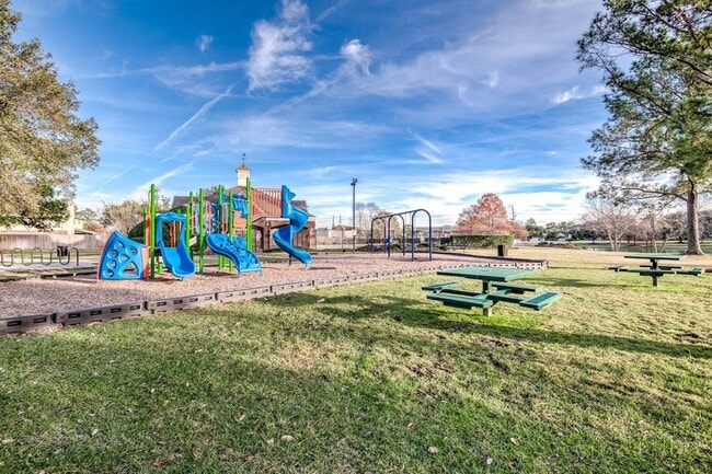 Building Photo - 17203 Kettle Creek Dr