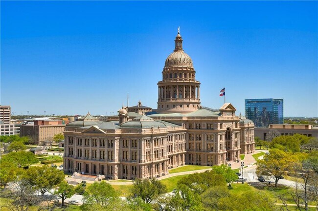 Building Photo - 1122 Colorado St