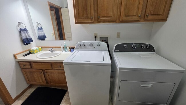 Building Photo - Furnished 2 Bedroom Home by I-94 & Hwy 83