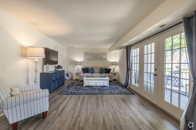 Building Photo - The Brittany Apartments