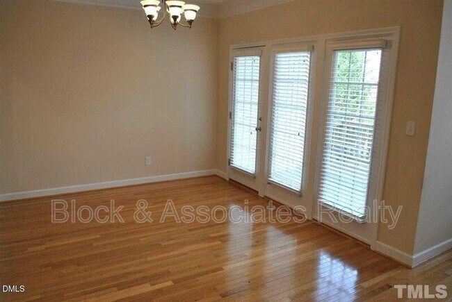 Building Photo - 4305 Flintlock Ln