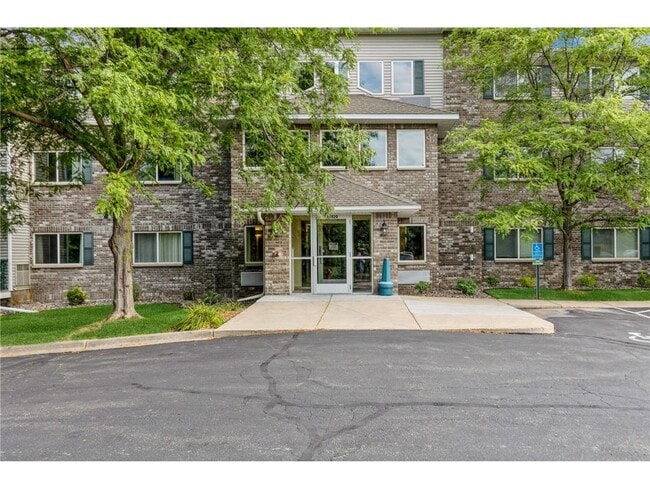 Primary Photo - 16520 Tranquility Ct