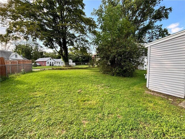 Building Photo - 8 Gregory Rd