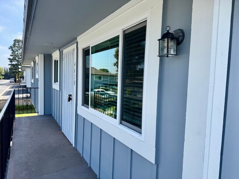 Building Photo - 4638 Via Vista Cir