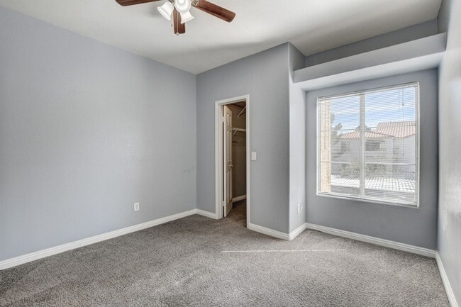 Building Photo - Stunning Upstairs Condo in Gated Indian Wells Community!