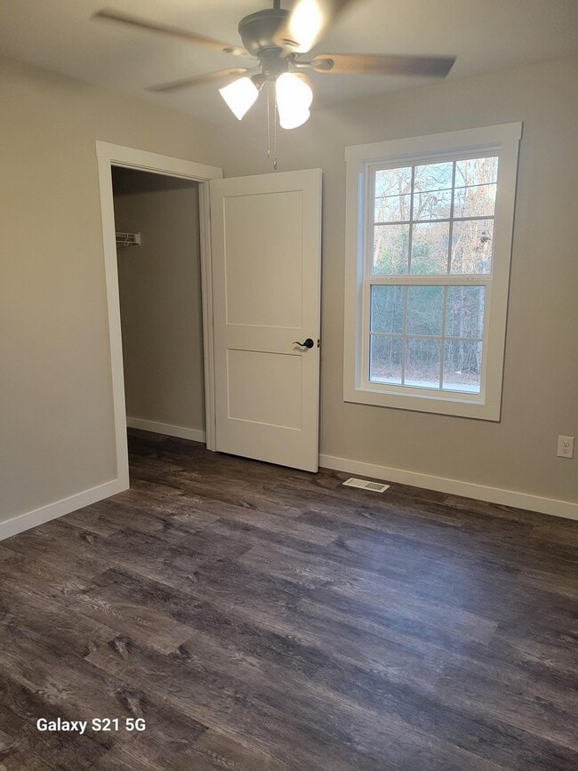 Building Photo - 6036 Seneca Trail