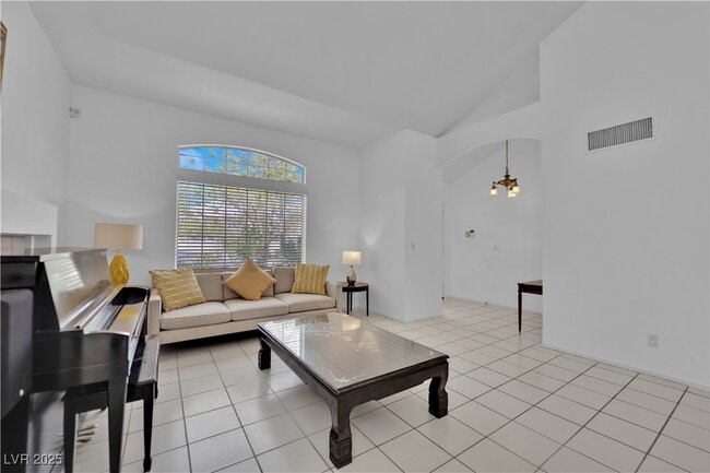 Building Photo - 2128 Desert Pines St