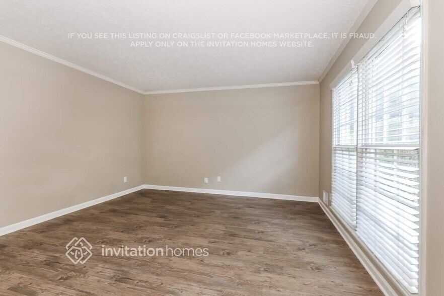 Building Photo - 2498 Quentin Dr