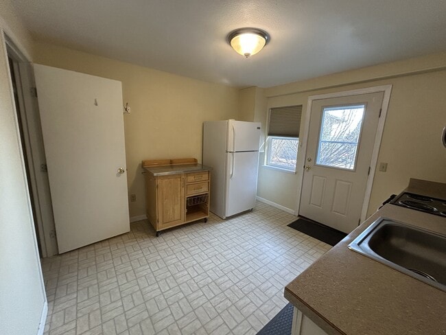 Building Photo - 4032 Beluga Cir