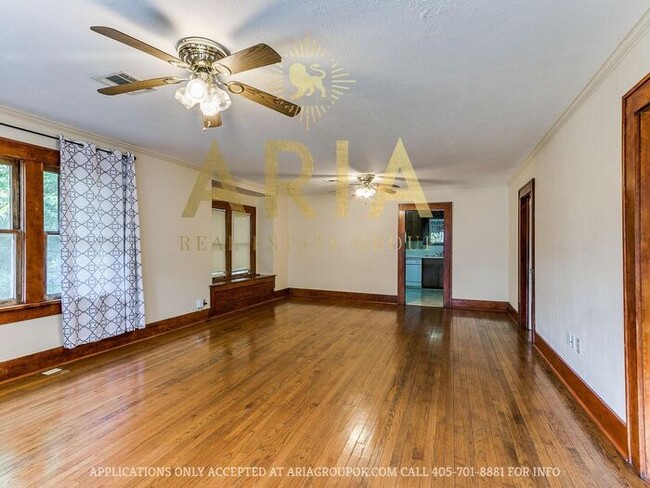 Building Photo - Charming 2 Bedroom/1 Bath Norman Home - Av...