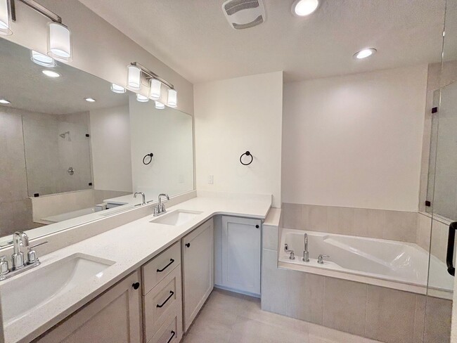 Building Photo - BRAND NEW TOWN HOME READY TO MOVE IN