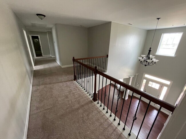 Building Photo - 96 Castlebay Dr