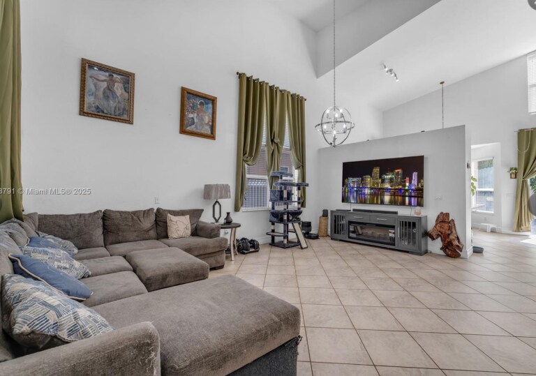 Building Photo - 1755 NE 37th Ave