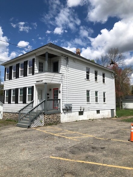 Building Photo - 93 1/2 Lake St