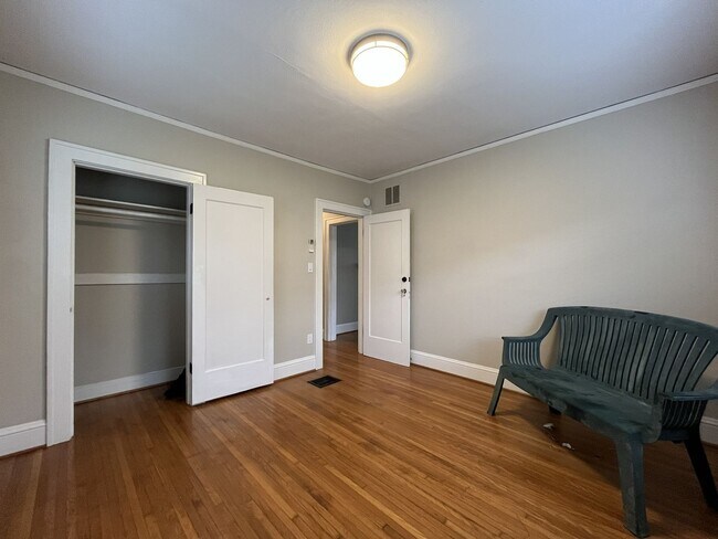 Building Photo - Charming 4-Bedroom Portland Home with Spac...