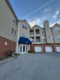 Building Photo - Condo for rent in Windsor Mill!