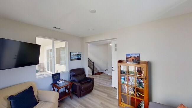 Building Photo - AMAZING 3+ bed, 2.5-bath Executive Home in Rice Ranch Community!