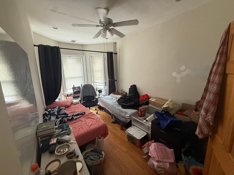 Building Photo - 10 Moreland St