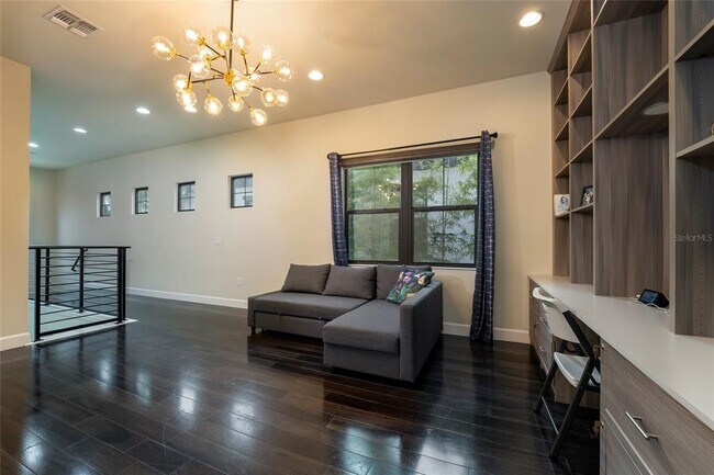 Building Photo - 8376 Via Vittoria Way
